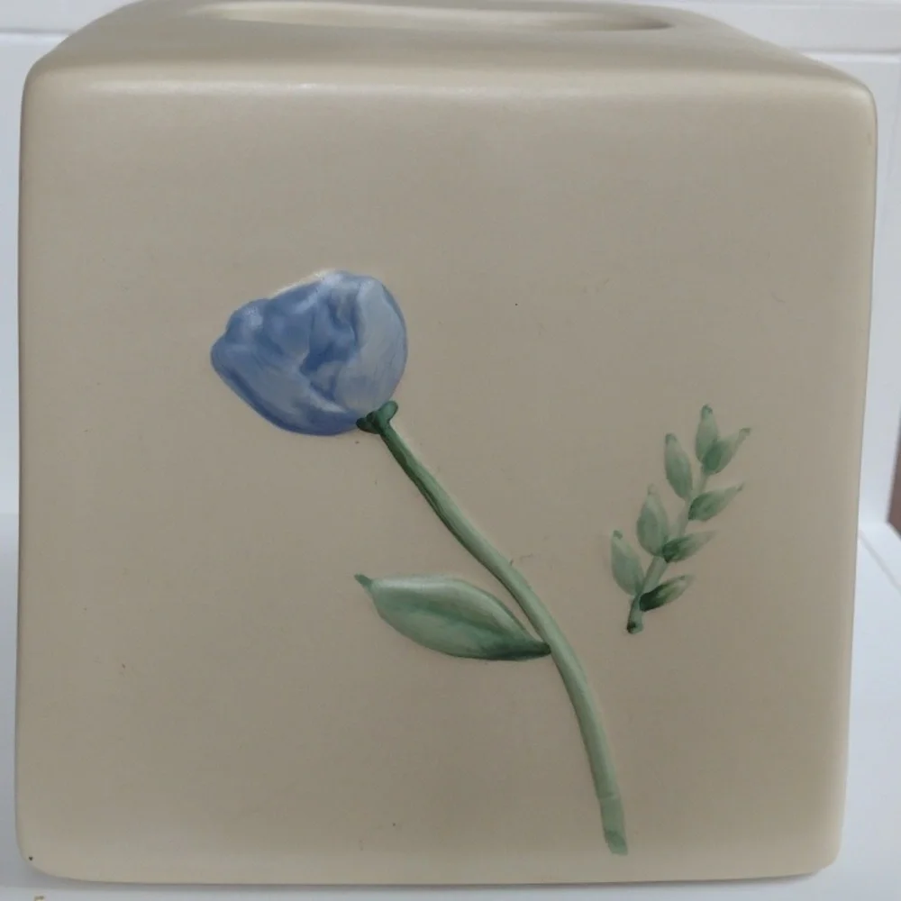 Tissue Holder Ceramic Hand-painted Bisque colored Vintage 6x6 3D flowers